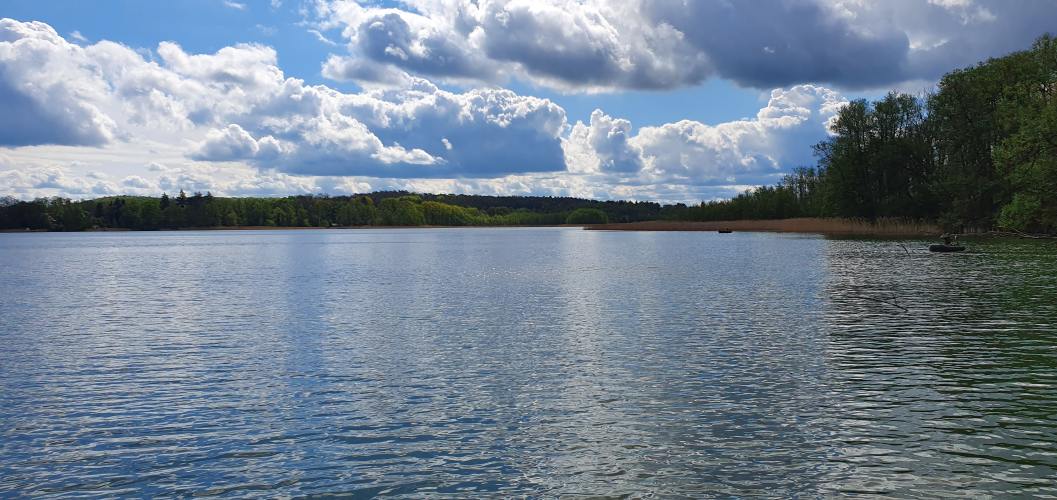 Wolken und Sonne über dem Schermützelsee
